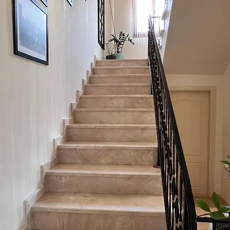 Villa Camelot